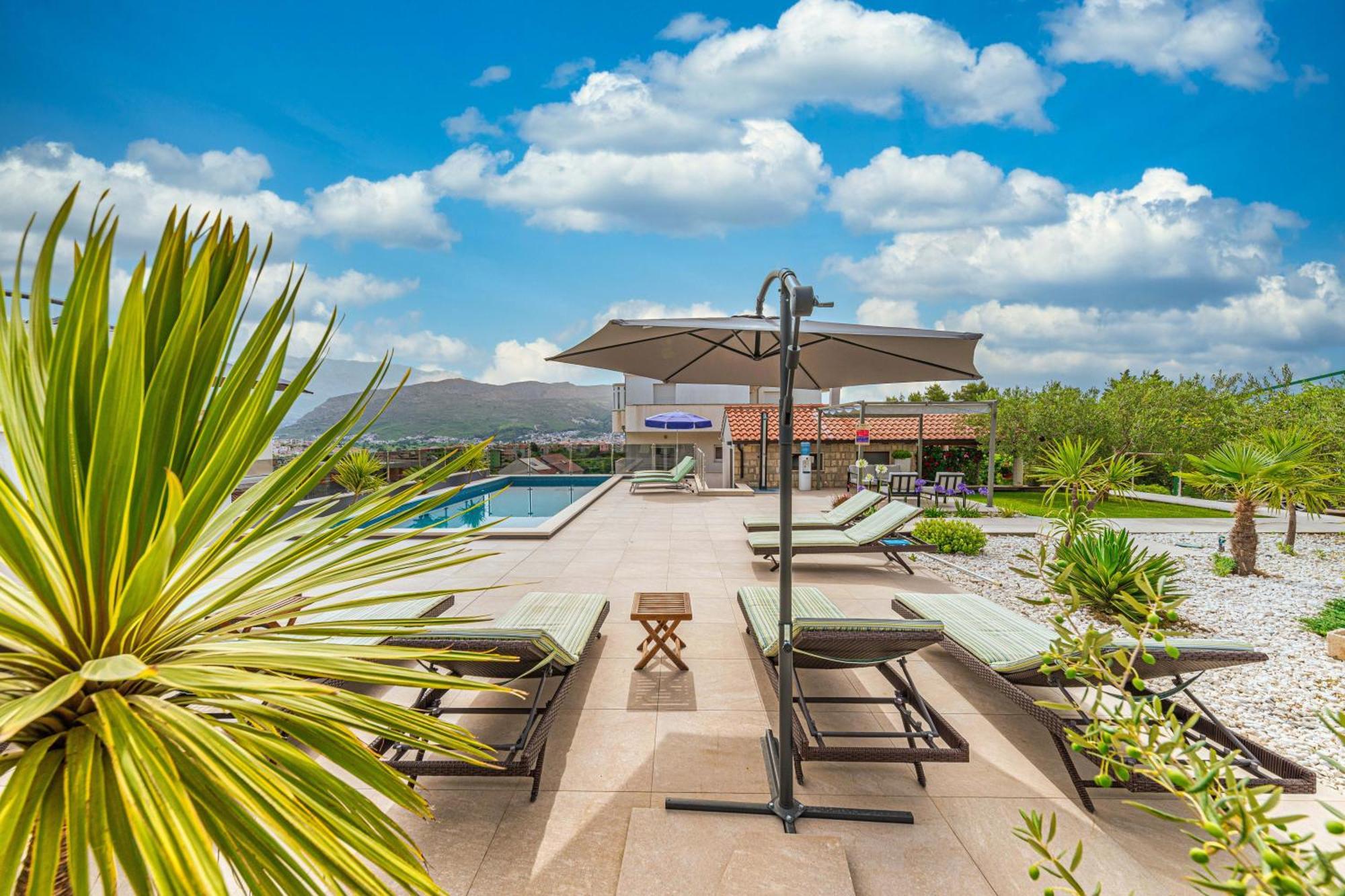 Apartments Jokica Сплит Экстерьер фото